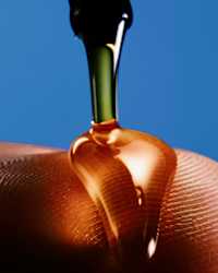 Sea Sculpt Body Oil 120ml by MARA - PDP Video Thumbnail (4x5)