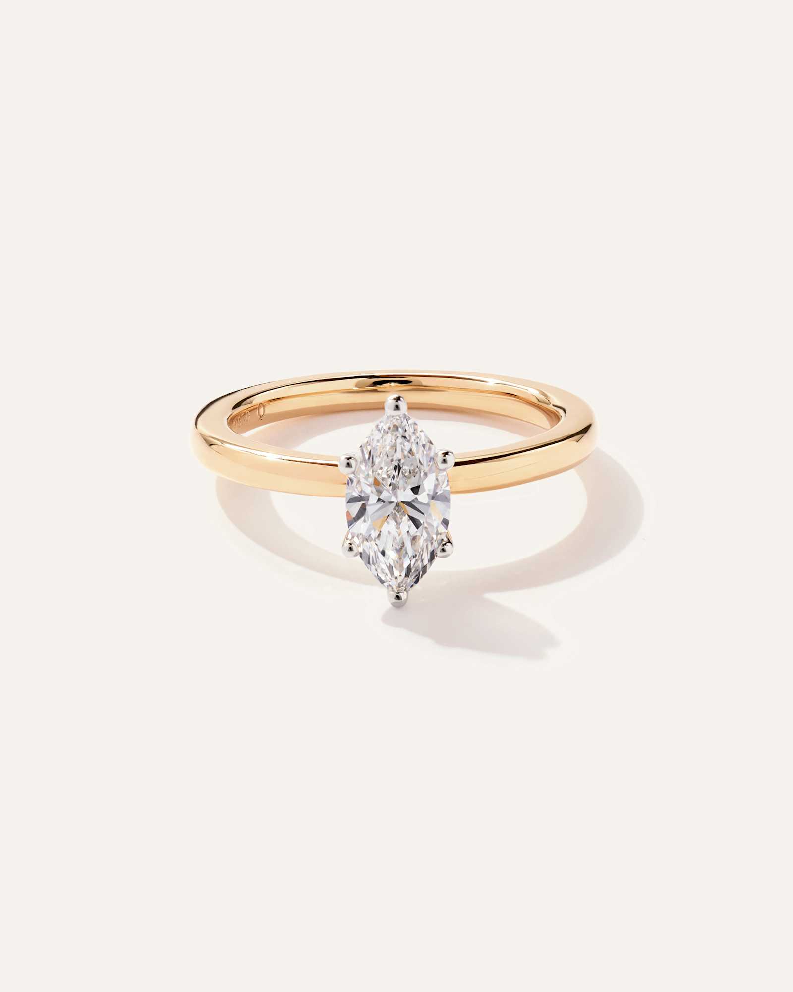 Yellow Gold Bague de fiançailles à diamant de laboratoire taille marquise avec intérieur confort – 1 carat