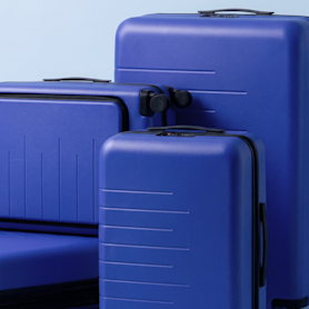 AI Luggage Multi Cobalt Lifestyle01