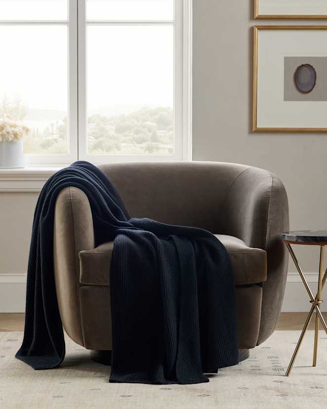 Black Ribbed Knit Cashmere Throw