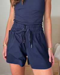 Micro Ripstop Mid-Rise Hike Shorts - PDP Video Thumbnail (Deep Navy, 4x5)