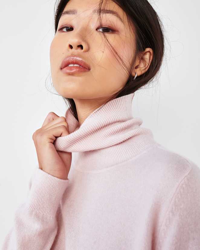 Minimal Pink Mongolian Cashmere Turtleneck Sweater