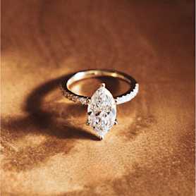 luxe gifts holiday EE image