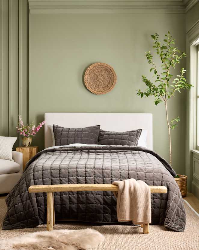 Greystone Cotton Velvet Quilt Set