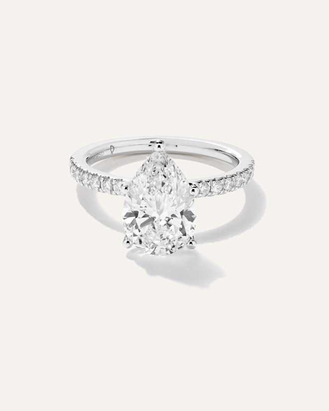 White Gold Bague de fiançailles délicate à diamant de laboratoire taille poire et pavé de diamants de laboratoire - 3 carats