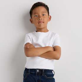 kids explore everything image