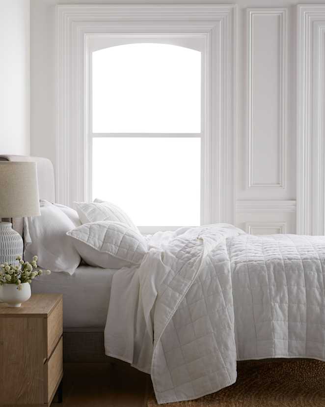 White European Linen Box Quilt