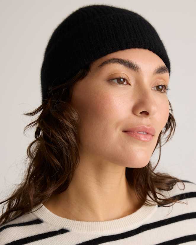 Black Mongolian Cashmere Ribbed Beanie