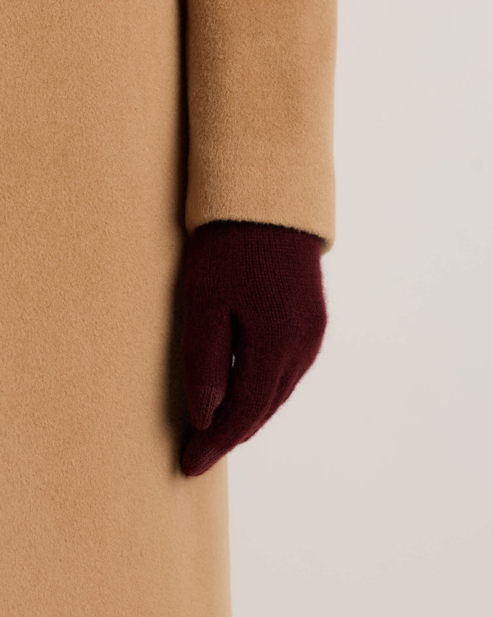 rich-burgundy Mongolian Cashmere Gloves