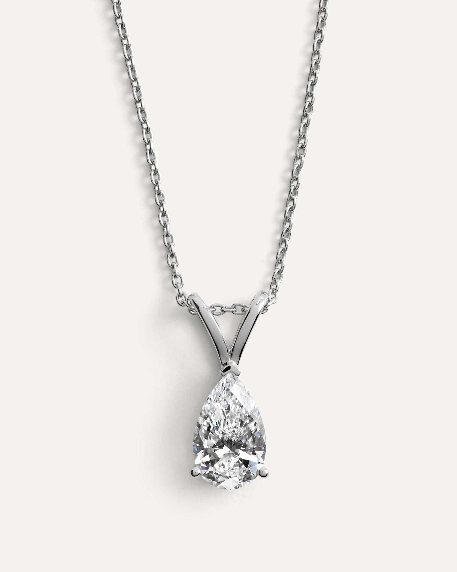 White Gold Collier solitaire en or 14 carats à diamant de laboratoire en forme de poire – 1 ct au total