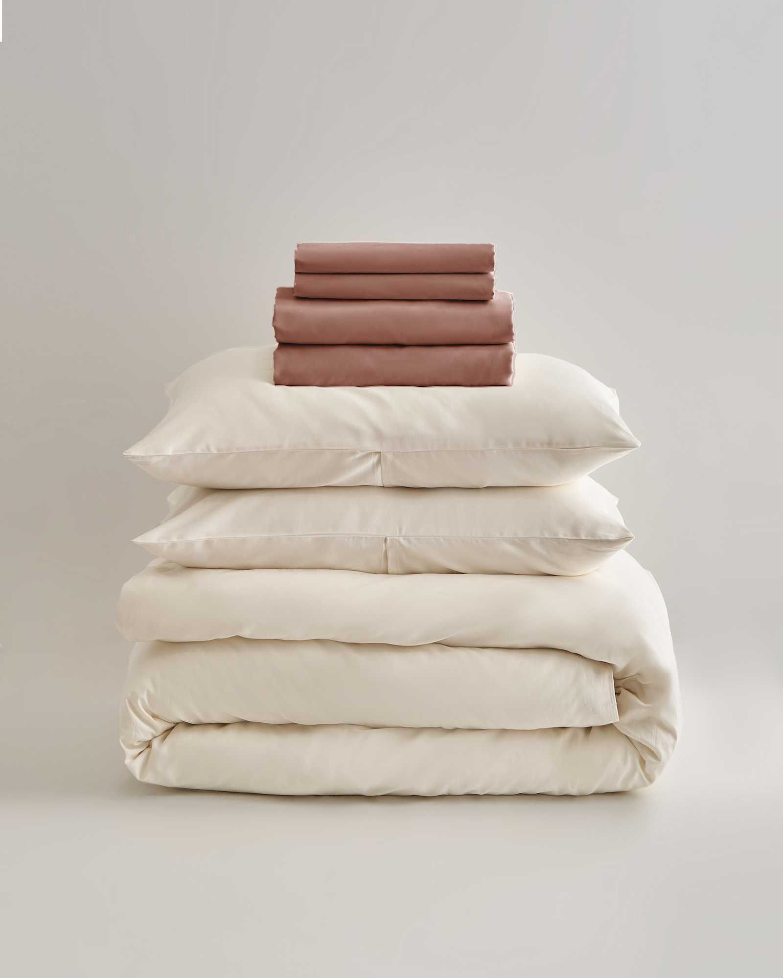 Sateen Ivory Clay duvet bundle