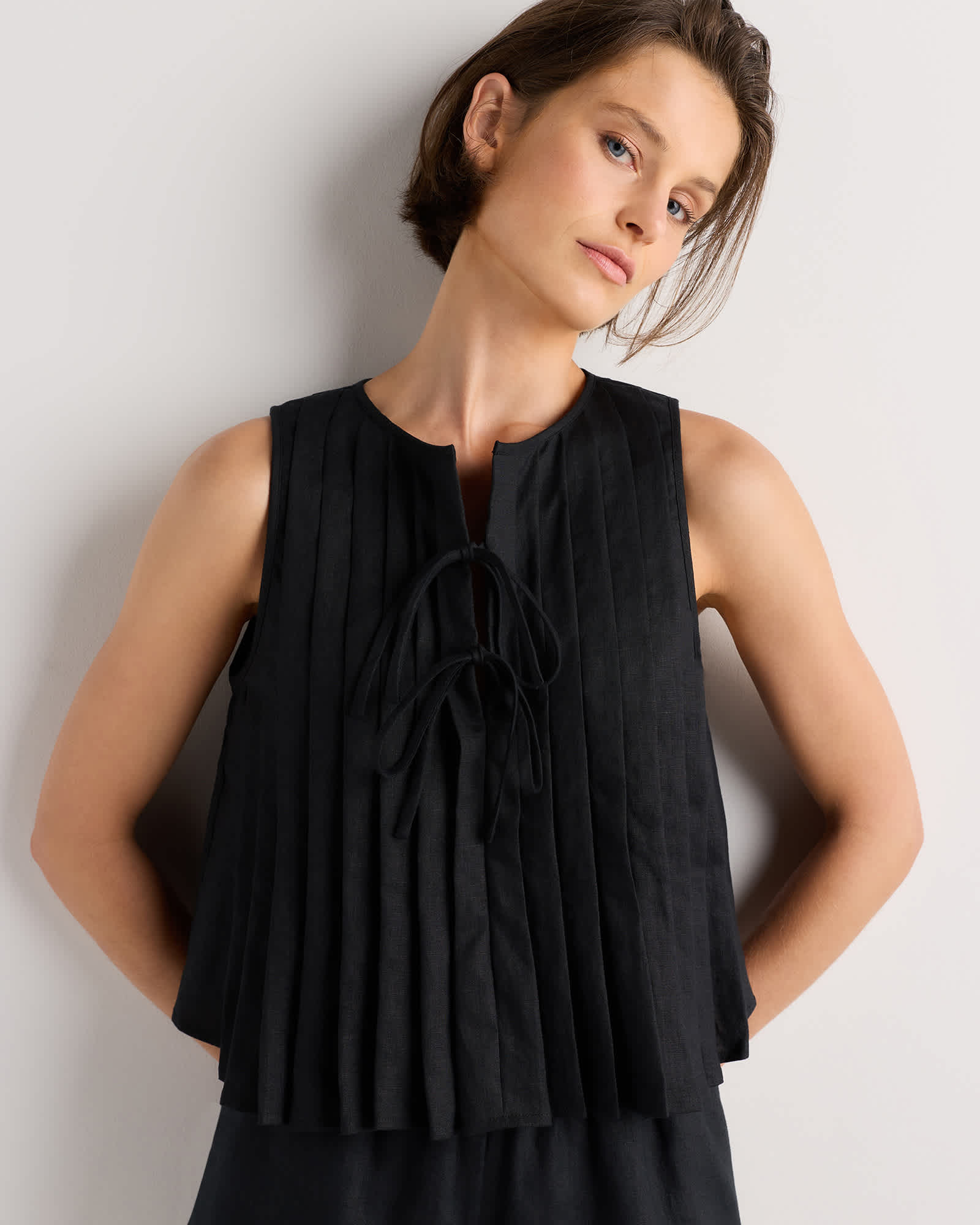 Black 100% European Linen Pleated Tank
