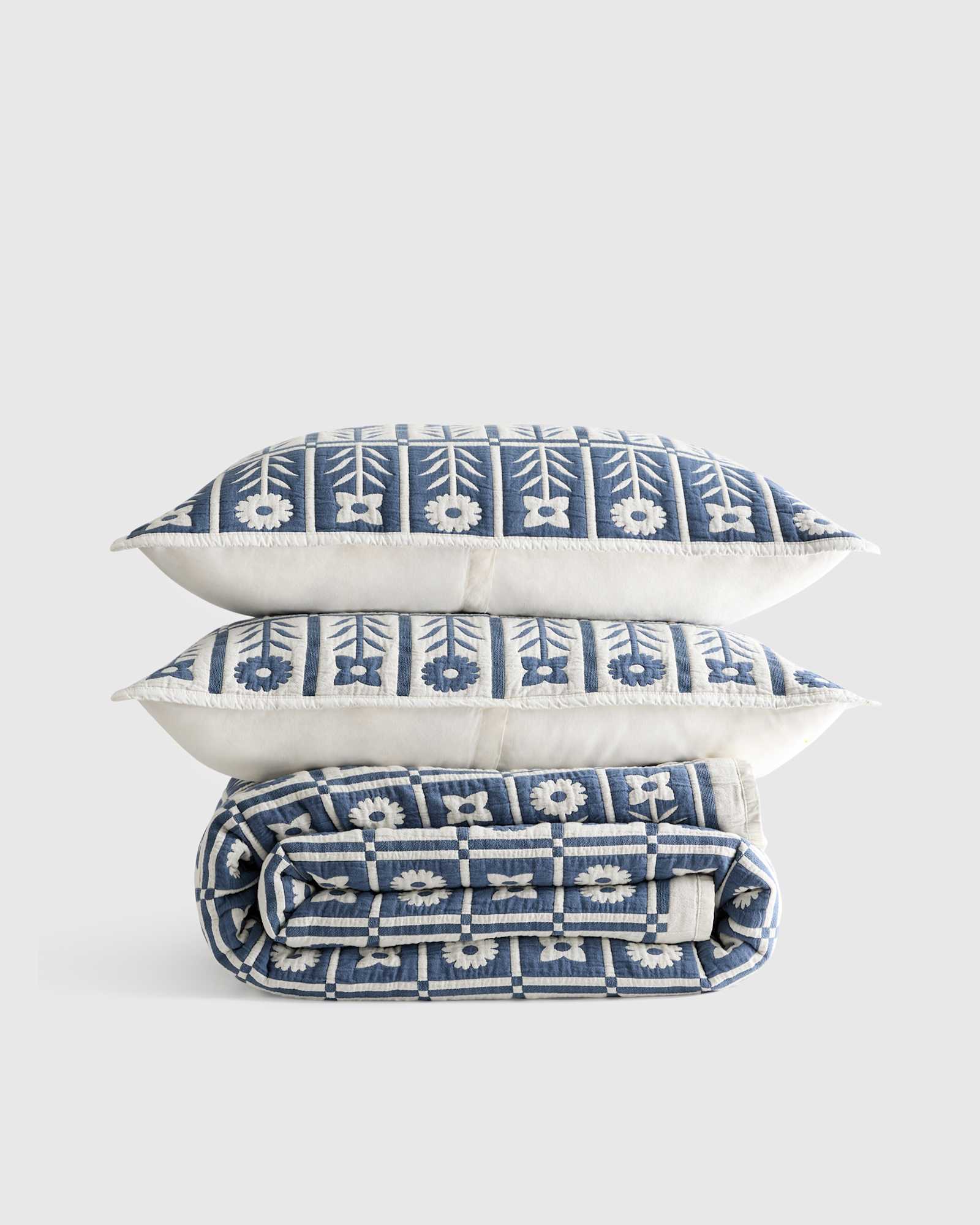 Glacier Blue Organic Cotton Jacquard Floral Coverlet Set