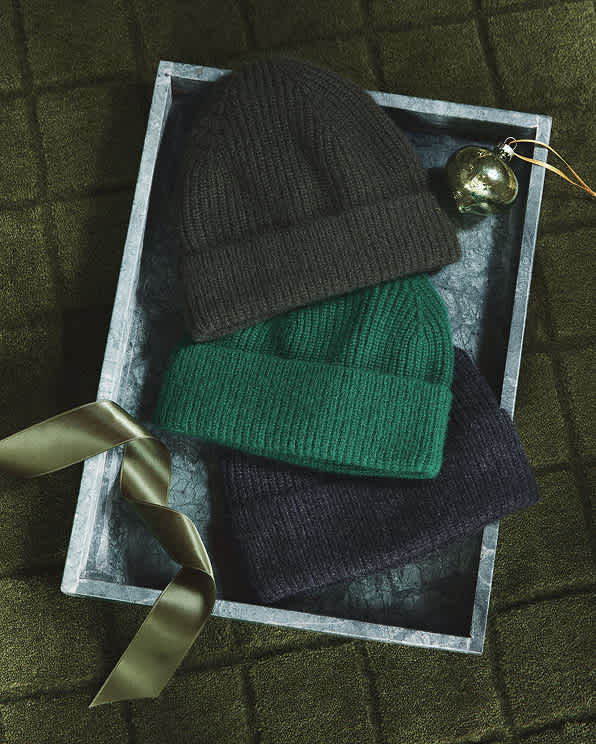 Charcoal Mongolian Cashmere Ribbed Beanie