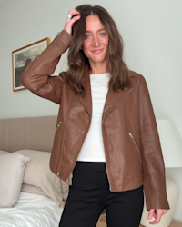 100-WashedLeatherBikerJacket BurntUmber VictoriaSchneider 4x5