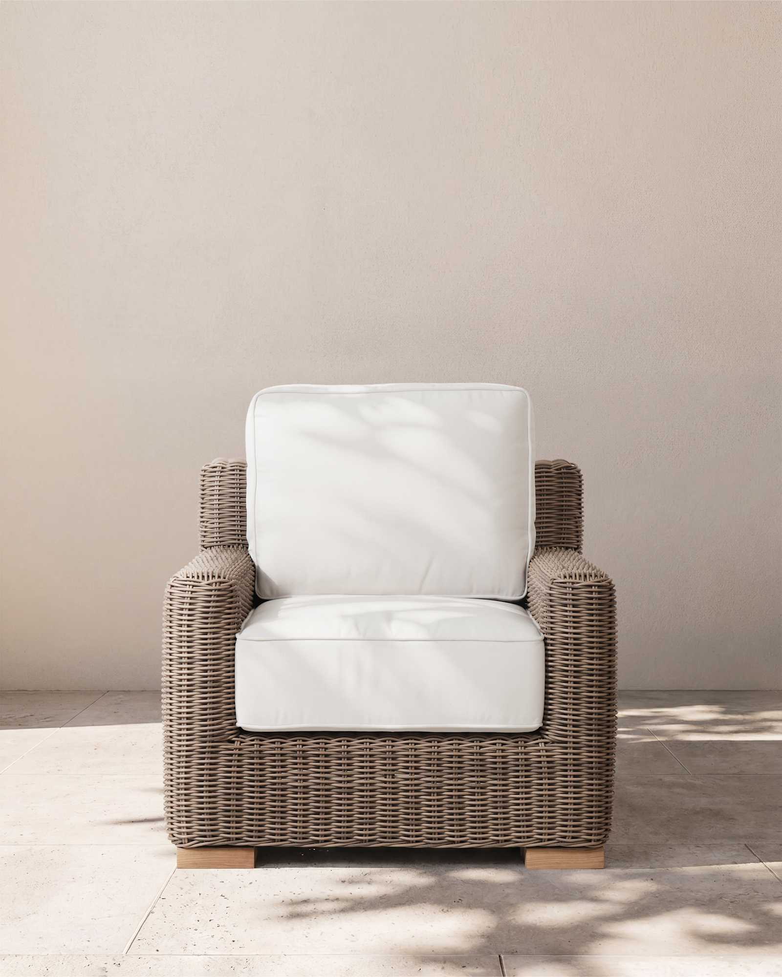 Natural Weave Classic All-Weather Wicker Outdoor Lounge Chair