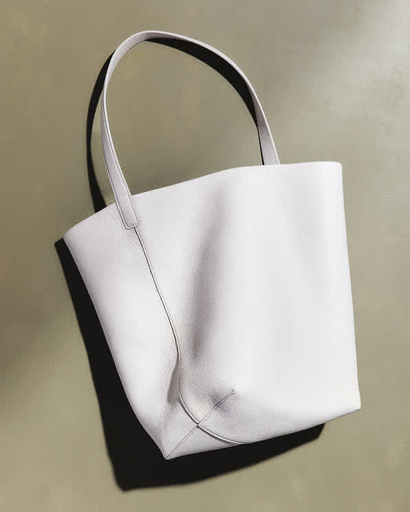 Soft Ivory Grand sac seau souple en cuir italien à bandoulière