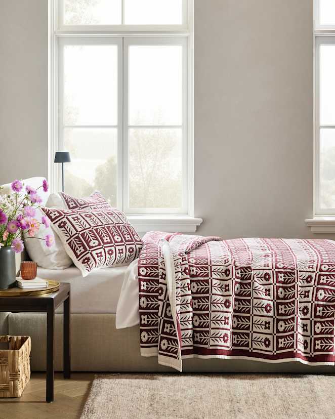 Burgundy Couvre-lit en coton biologique à motif floral en jacquard
