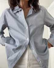 100- Organic Cotton Poplin Long Sleeve Shirt Light Blue Stripe Jamie-Lee Burns 4x5 Thumbnail