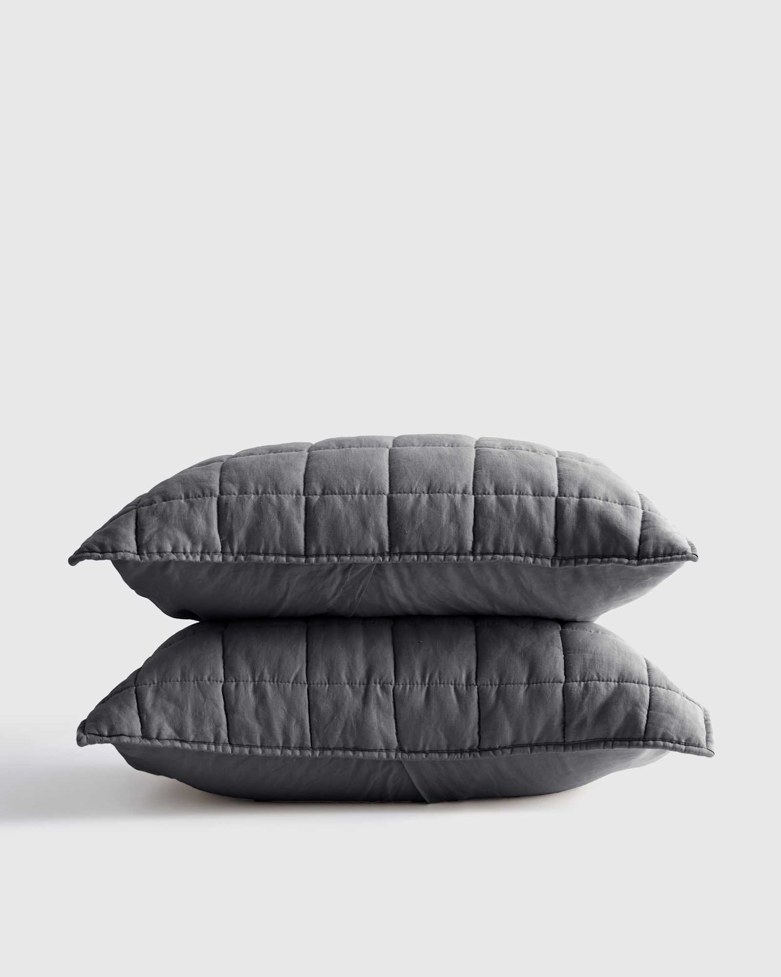 charcoal Ensemble de taies décoratives matelassées en lin européen à carreaux