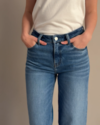 Luna Stretch Relaxed Straight Jeans - PDP Video Thumbnail (Atlantic Blue, 4x5)