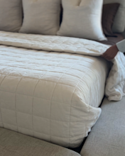 EuropeanLinenBoxQuiltSet Sand SumayaAli 4x5