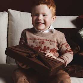 gifts kids holiday EE image