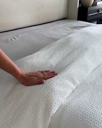 Organic Luxe Honeycomb Duvet Cover Set White Jennie Neathery 4x5 thumbnail (1)
