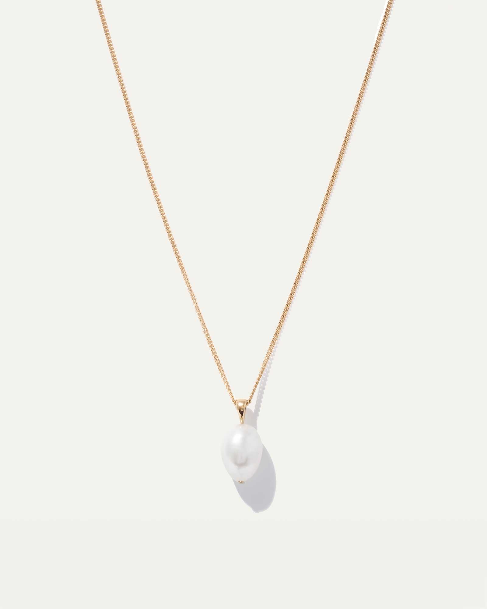 Rhiannon Bold Pearl Necklace 1