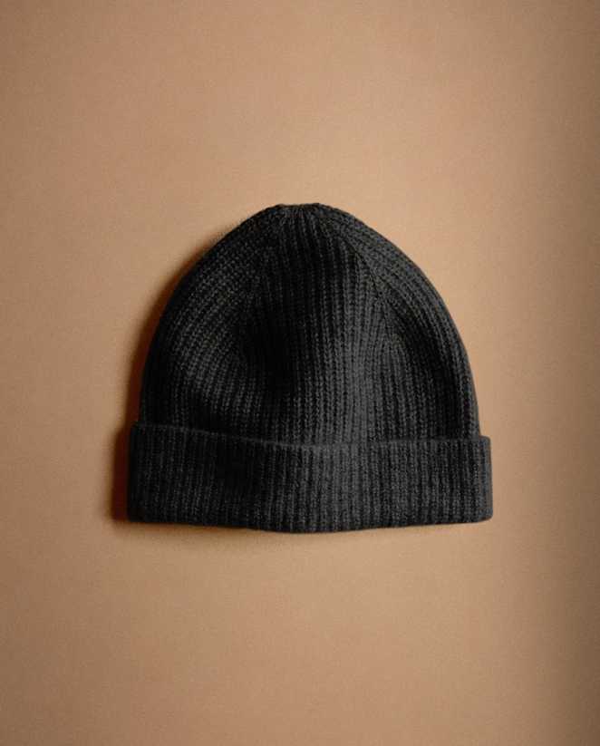 Black Mongolian Cashmere Ribbed Beanie