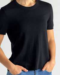 THUMB Women-s Lightweight Cotton Cashmere Relaxed Sweater Tee Black 1.30 IH Shoot 4x5.00 00 00 00.Still001