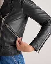 W-JKT-17-BLK 1987 EDITED W-JKT-17-BLK 1987 EDITED