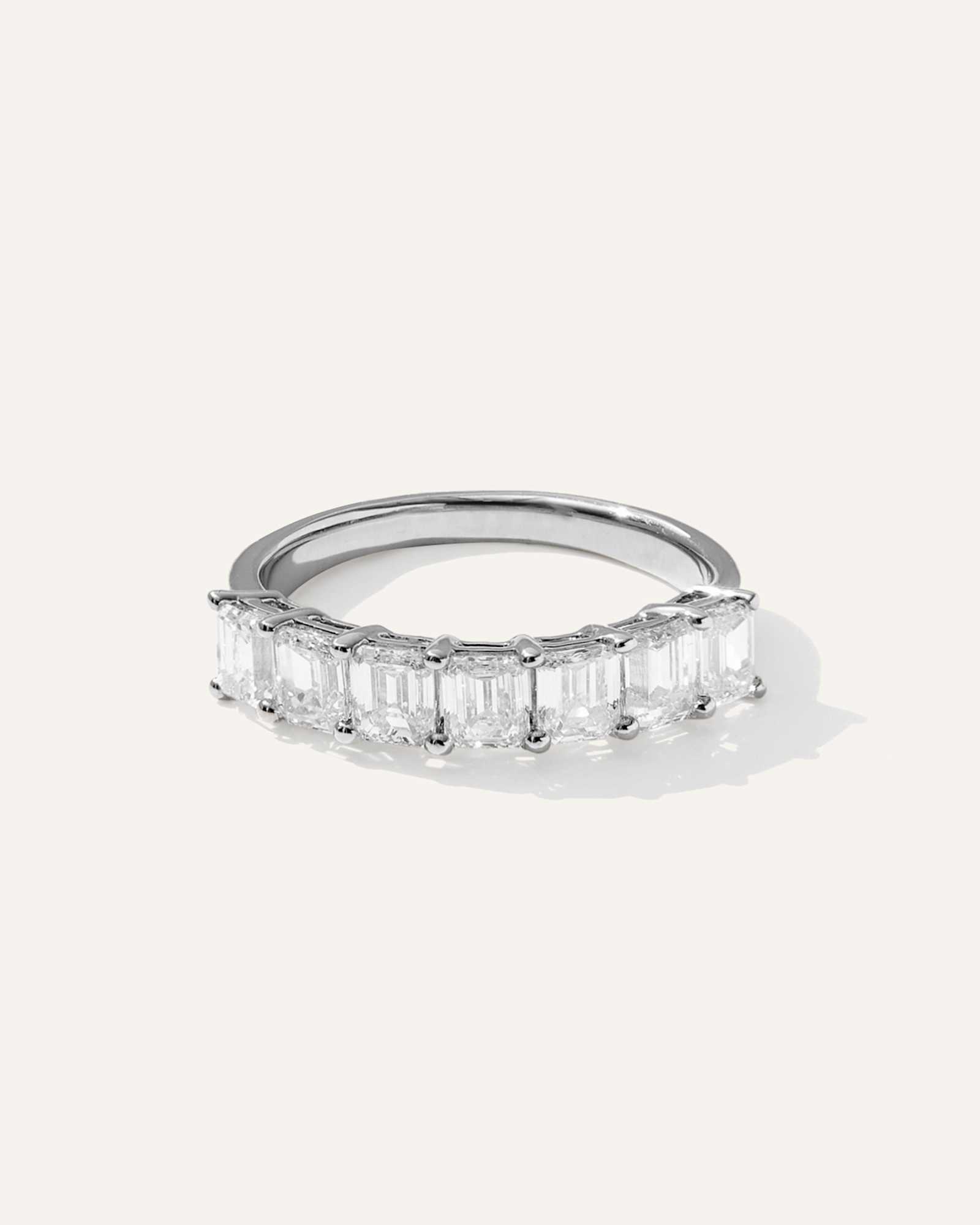 White Gold Bague à sept diamants de laboratoire taille émeraude
