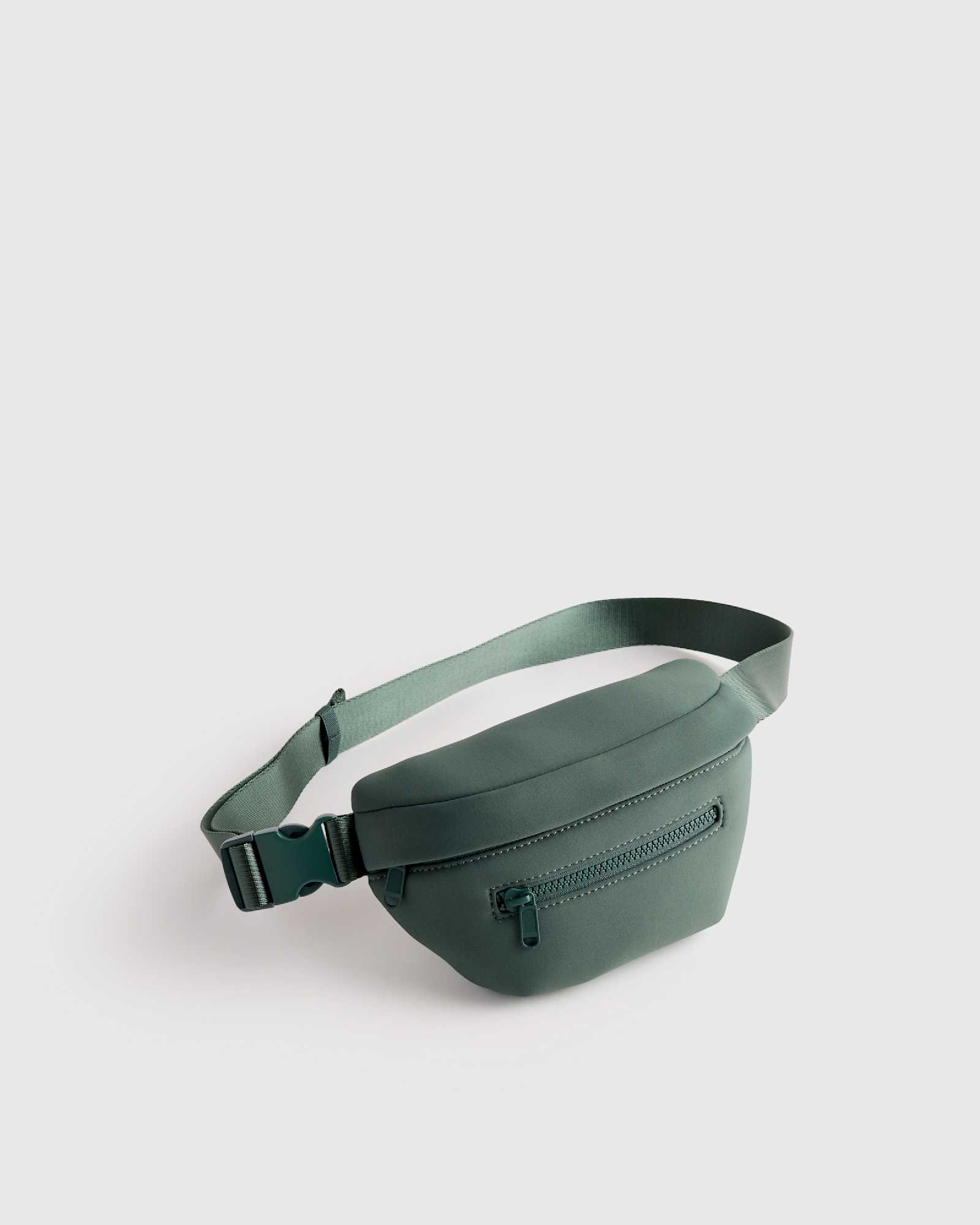 W-BAG-37-HNTR-GN 154 CROPPED