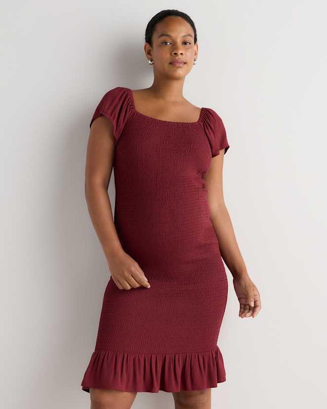 Maroon Robe de maternité légère en crêpe smockée à manches à volant