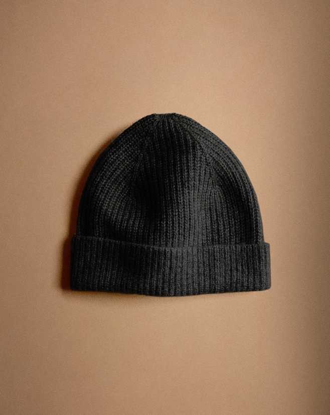 Black Mongolian Cashmere Ribbed Beanie