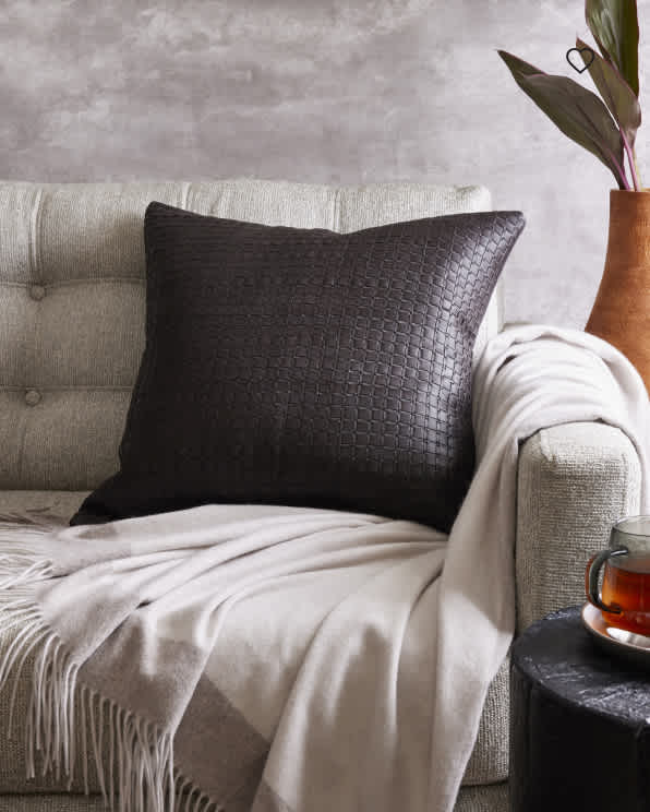 Black Housses de coussin en cuir tressé (ensemble de 2)