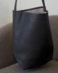 Penelope Large Shoulder Bag - PDP Video Thumbnail (Black, 4x5)