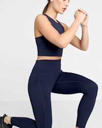 Women's Ultra-Form Legging - PDP Video V1 Thumbnail (4x5)