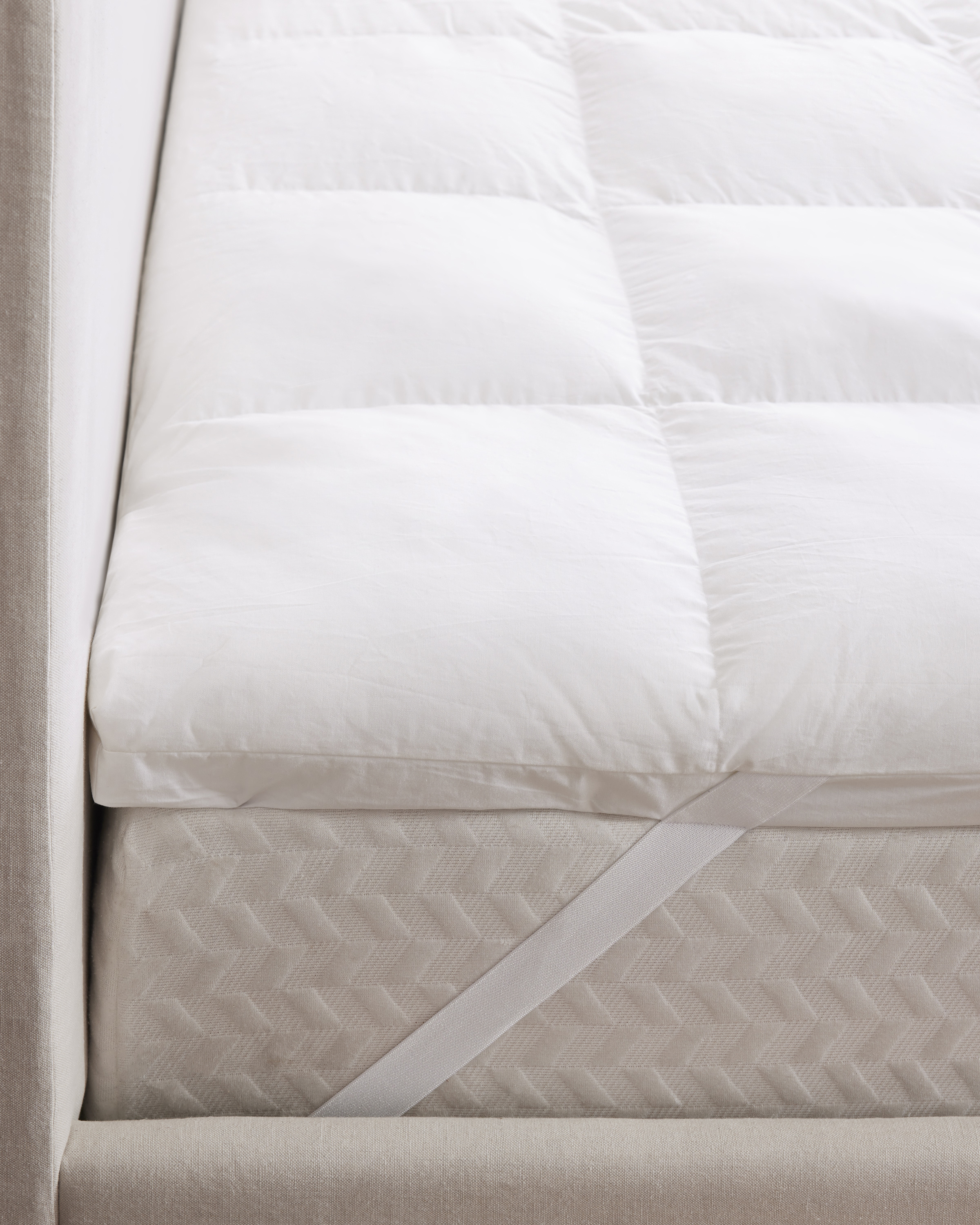 Quince Down Alternative Mattress Topper - Thumbnail 3