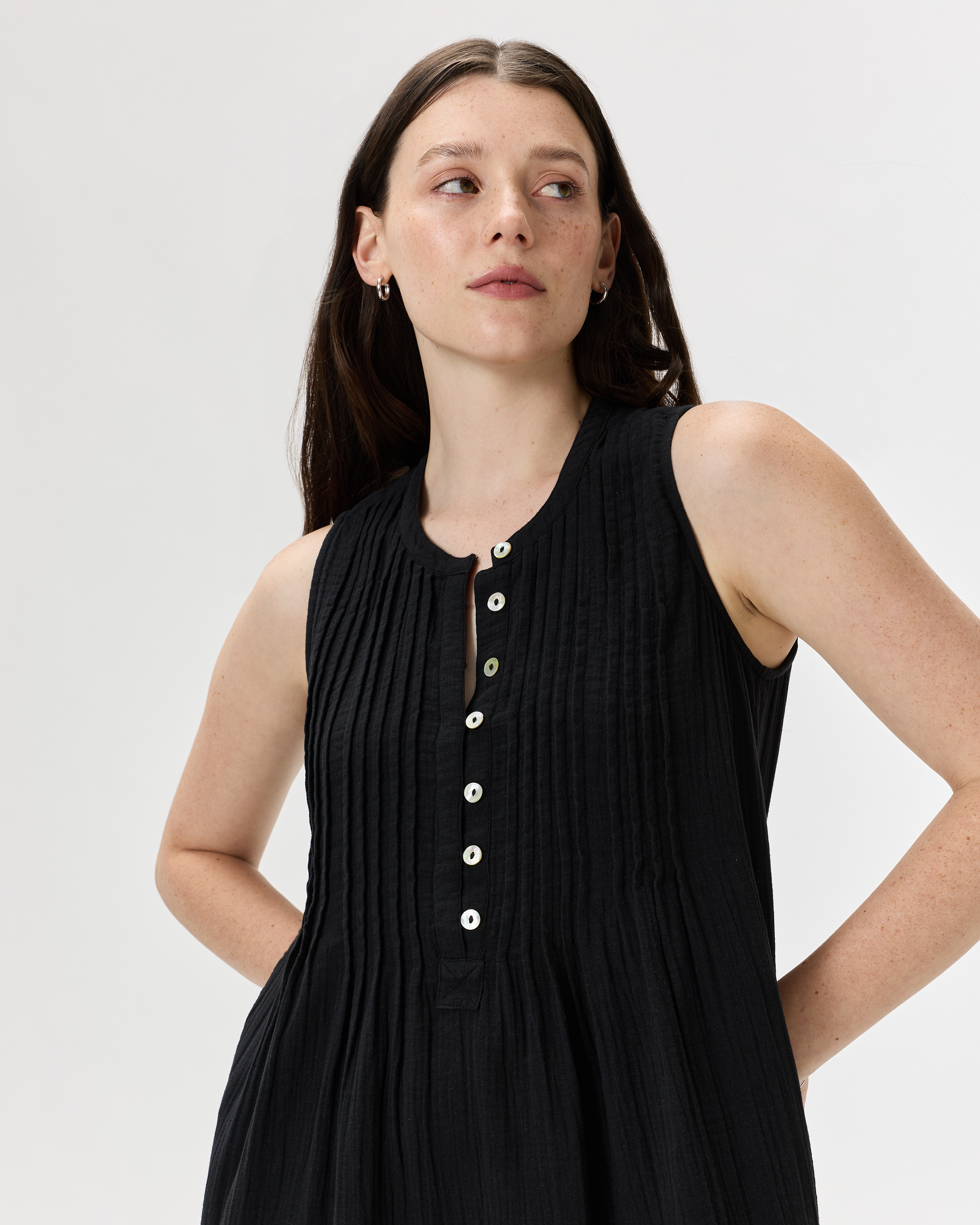 Quince Women's Organic Cotton Gauze Sleeveless Swing Dress, Size XL in Black - Breathable, Relaxed Fit with Pockets