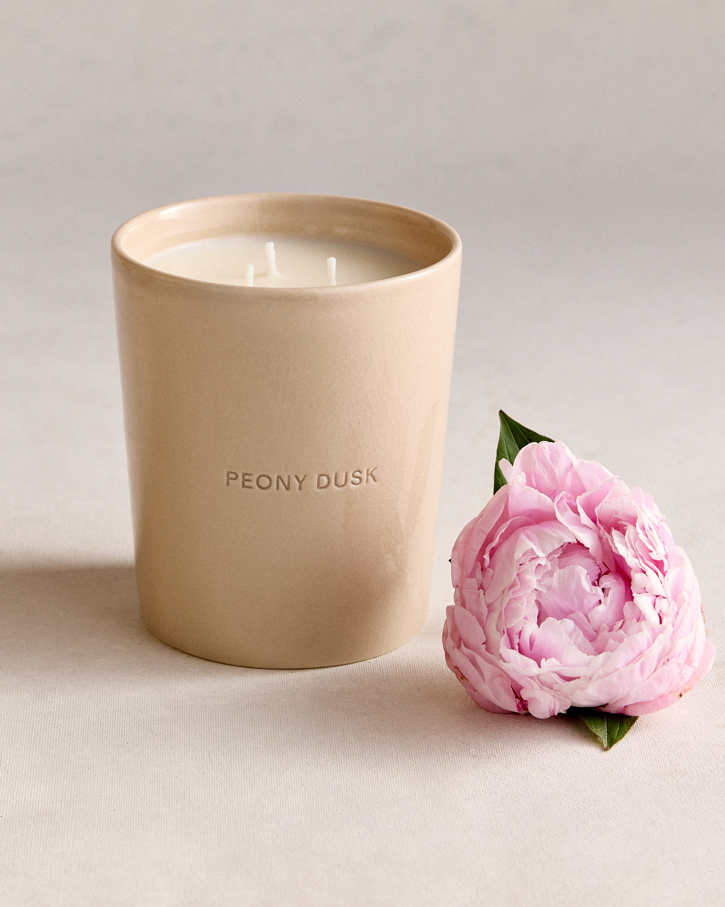 No Color Peony Dusk 3-Wick Luxury Candle