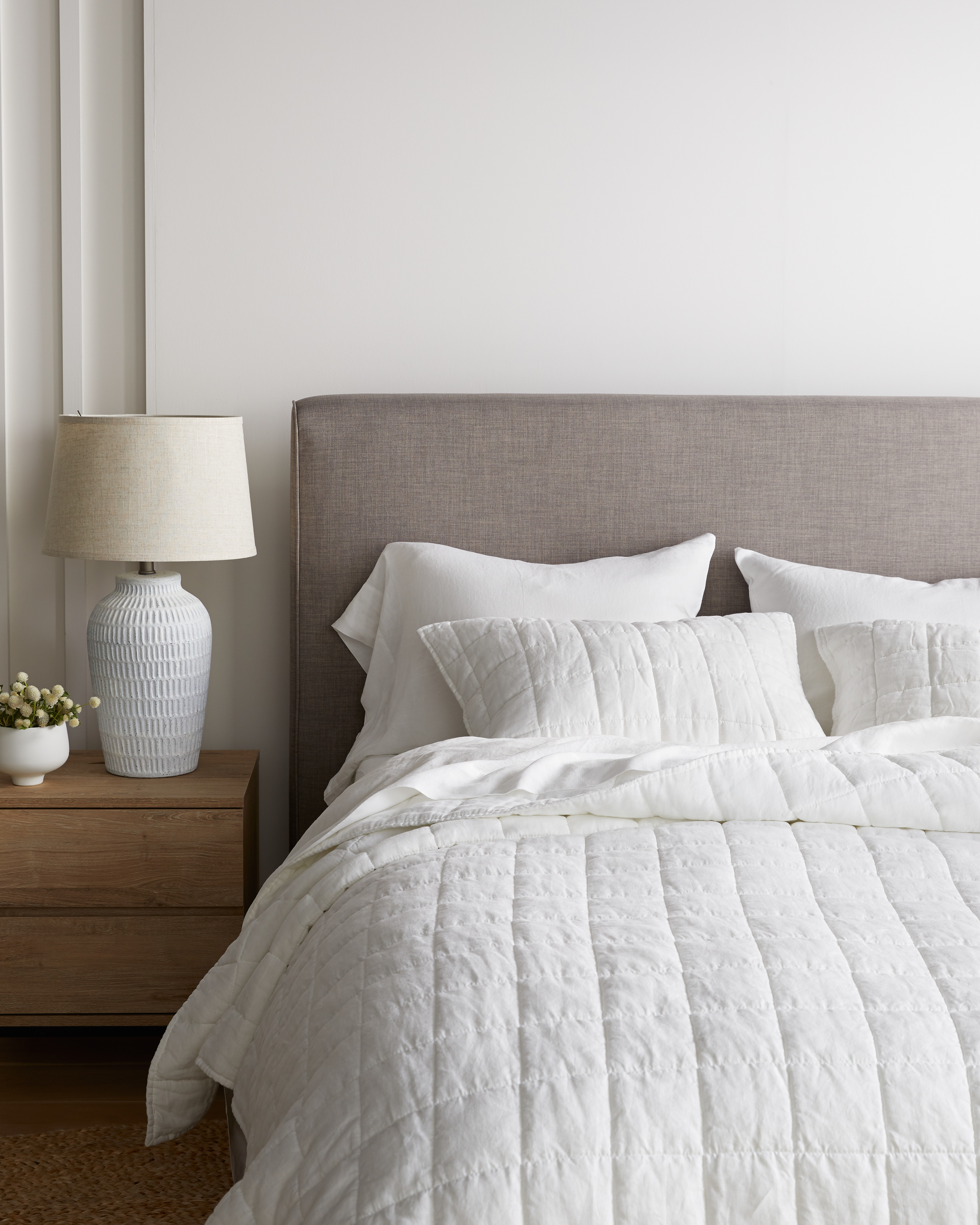 European Linen Box Quilt - White, King/Cal King