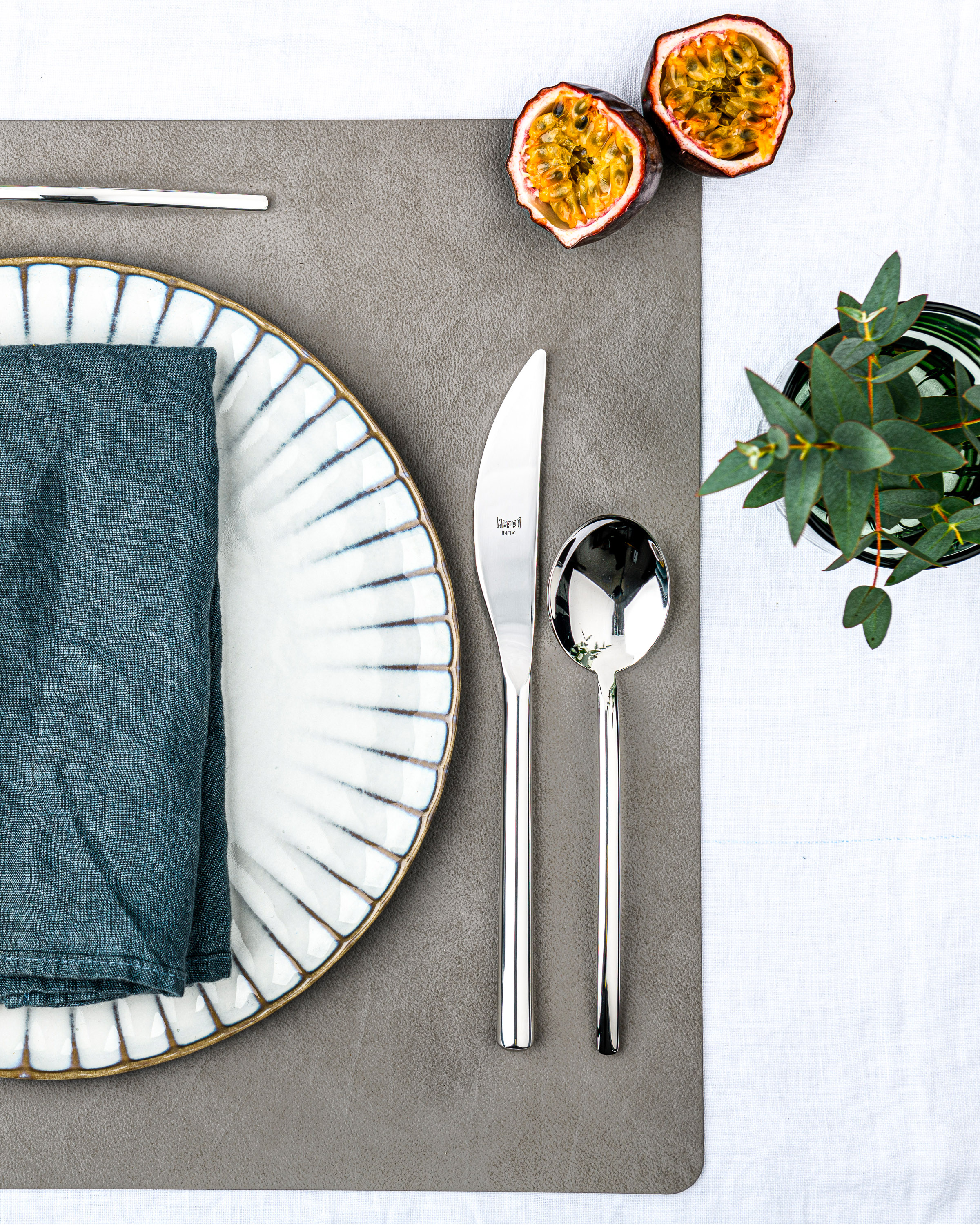 Due Flatware 20-Pc Set - Thumbnail 3