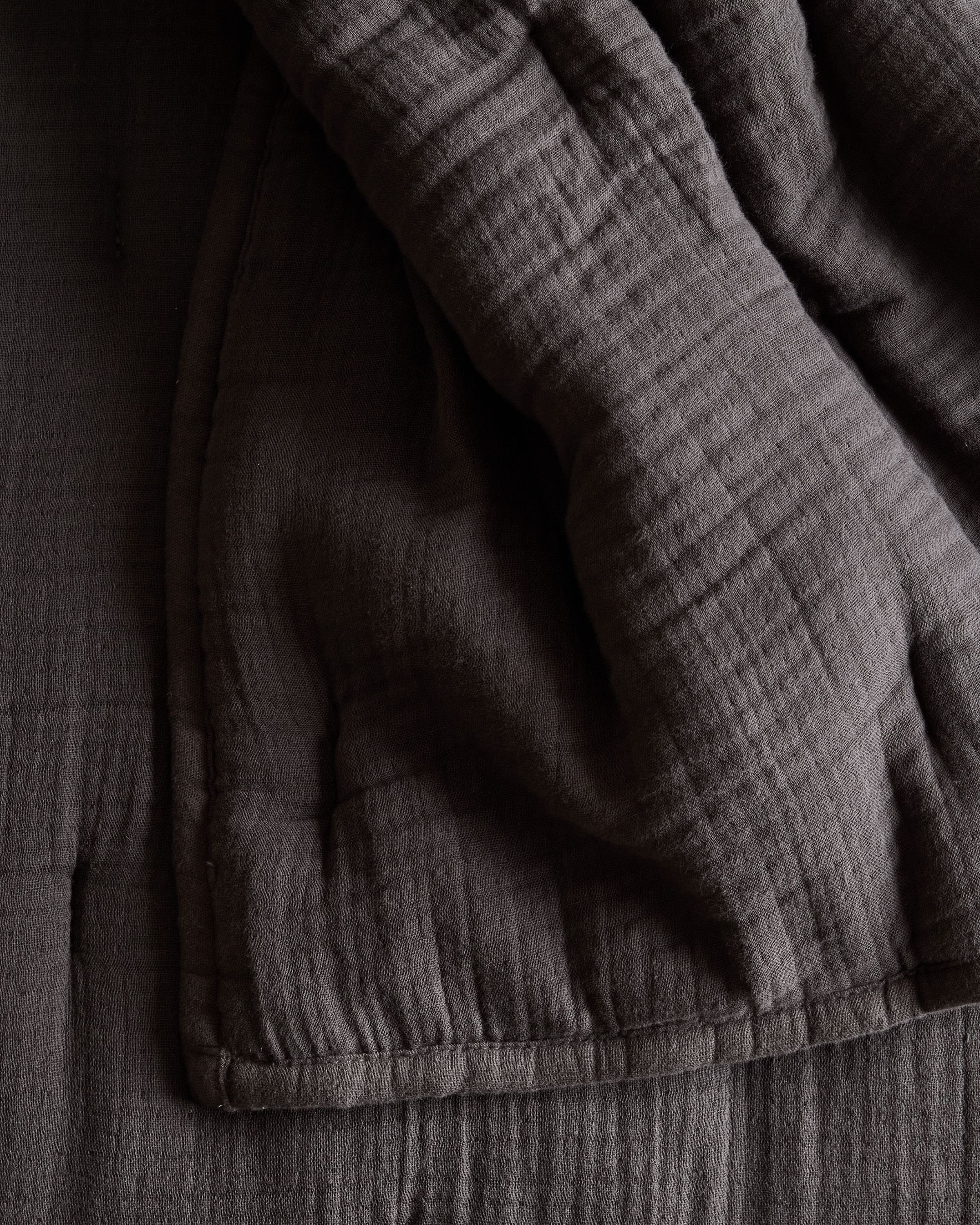 Organic Airy Gauze Dream Quilt - Charcoal, Full/Queen