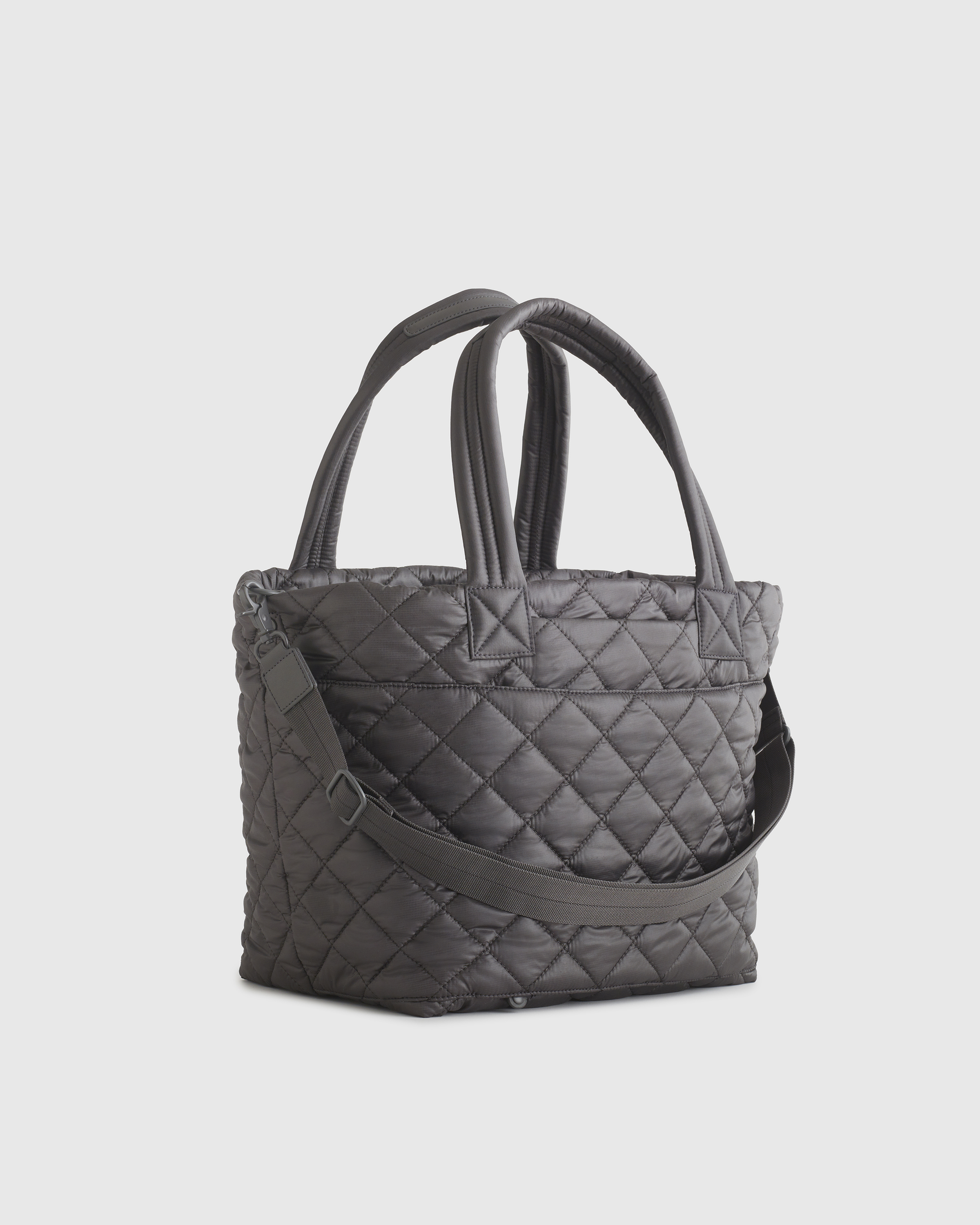 ★TOUT Y EST★ Cherry Nomad Quilted Bag Ivory KKRWBBG510MIVA Transit Quilted Carry-All Tote