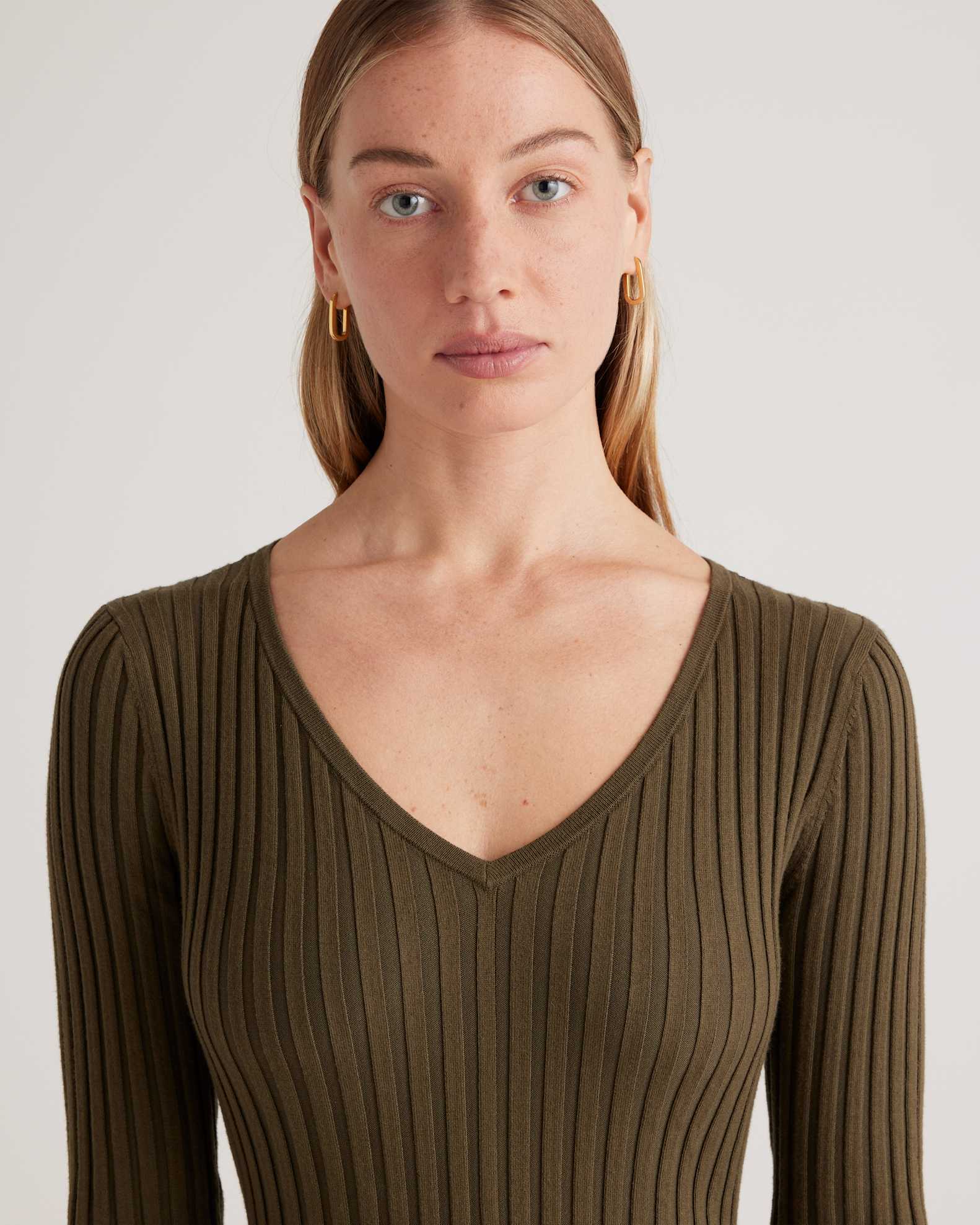 Quince Women's Ribbed Long Sleeve V-Neck Midi Dress, Cotton Cashmere Blend in Olive, Size Large Quince Women's Ribbed Long Sleeve V-Neck Midi Dress, Cotton Cashmere Blend in Olive, Size Large