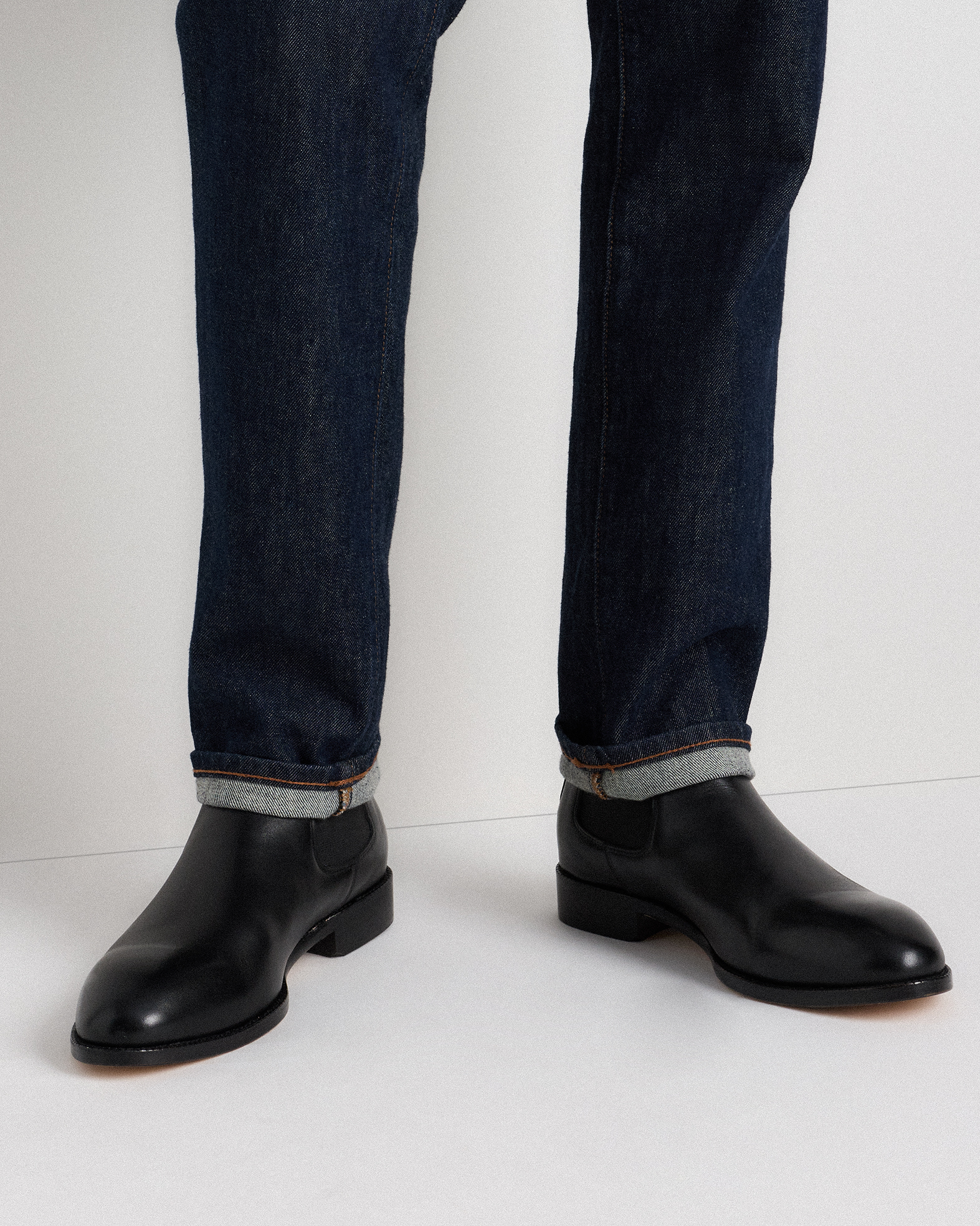 Men's Essential Leather Dress Chelsea Boot