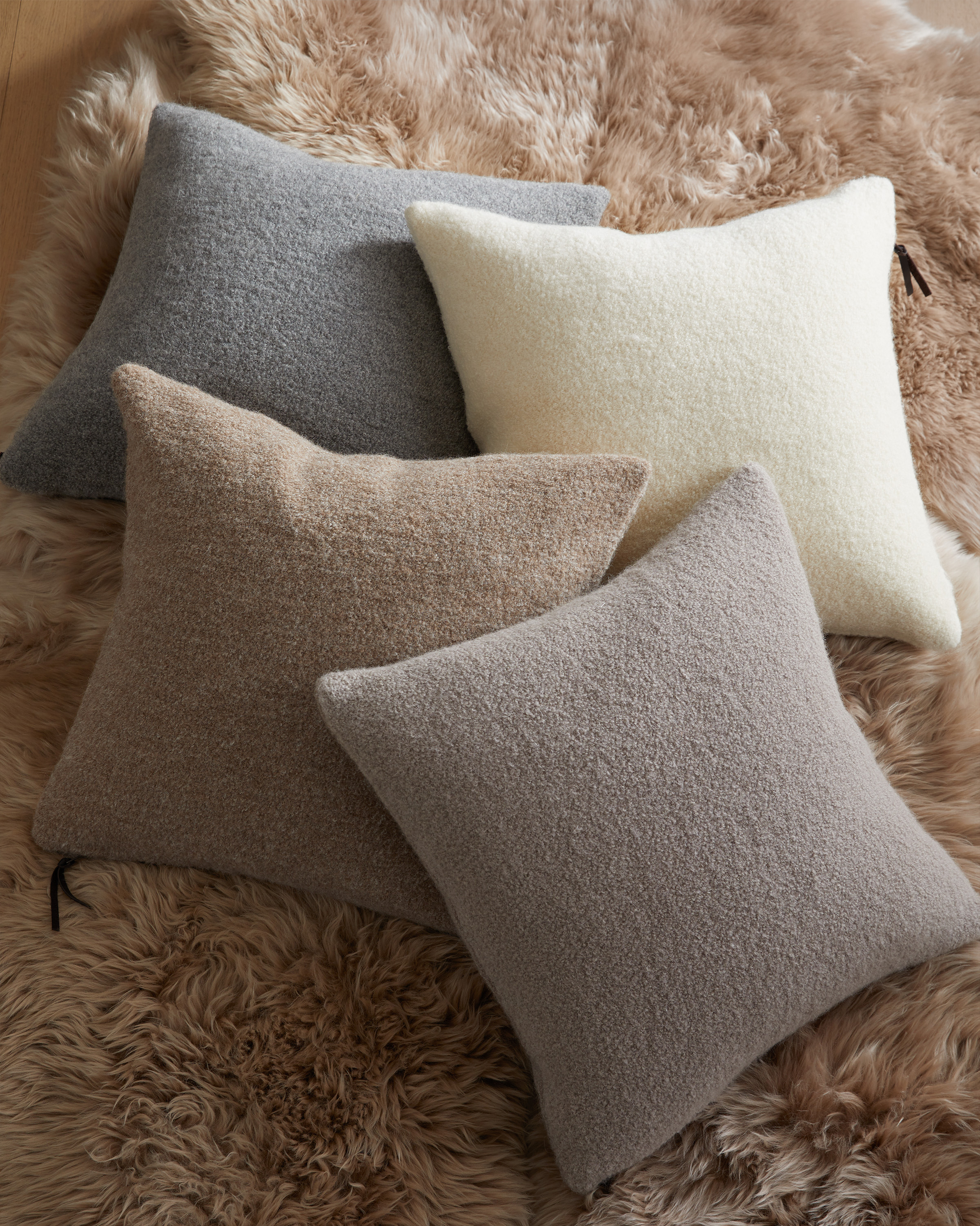Pillow AlpacaBoucle20x20 Group 487