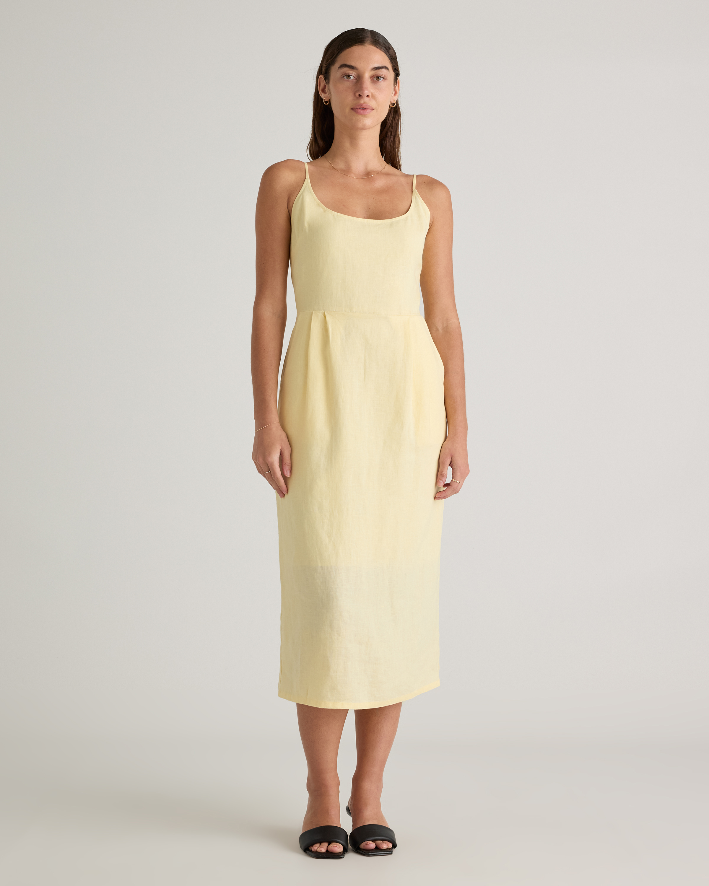 Soft Yellow Robe midi 100 % lin européen à encolure arrondie